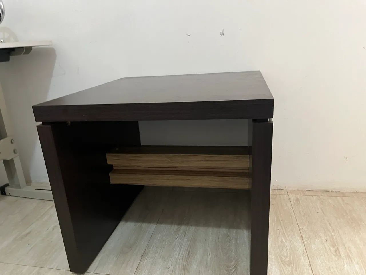 MESA LINDA QUADRADA PARA SALA/QUARTO - Foto 3