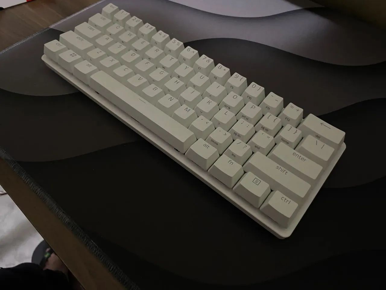 razer huntsman mini white red switch 60% - Foto 3