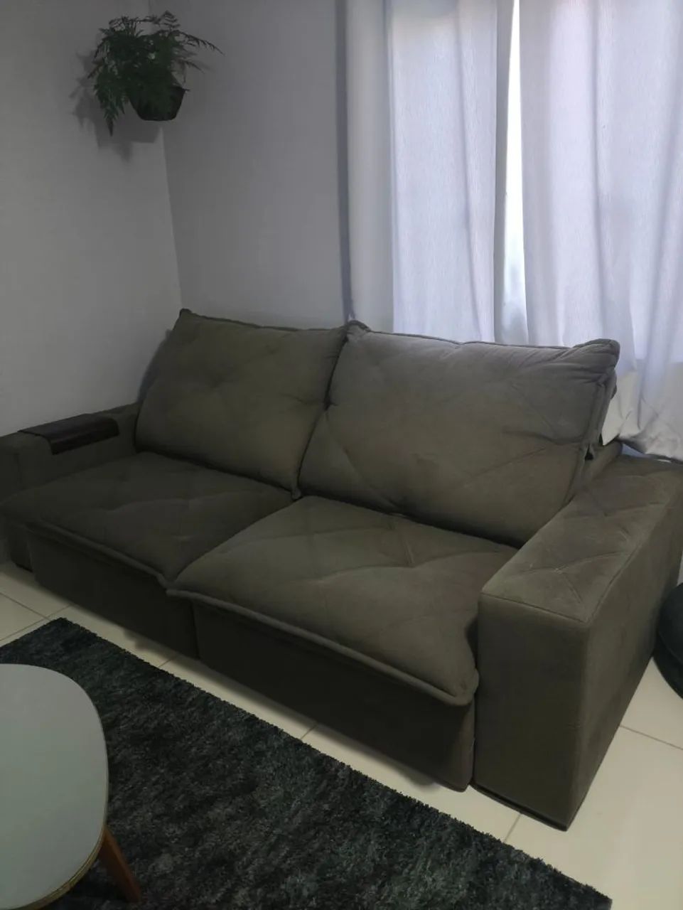 Vendo Sofá Retrátil e Reclinável em ótimo estado. 