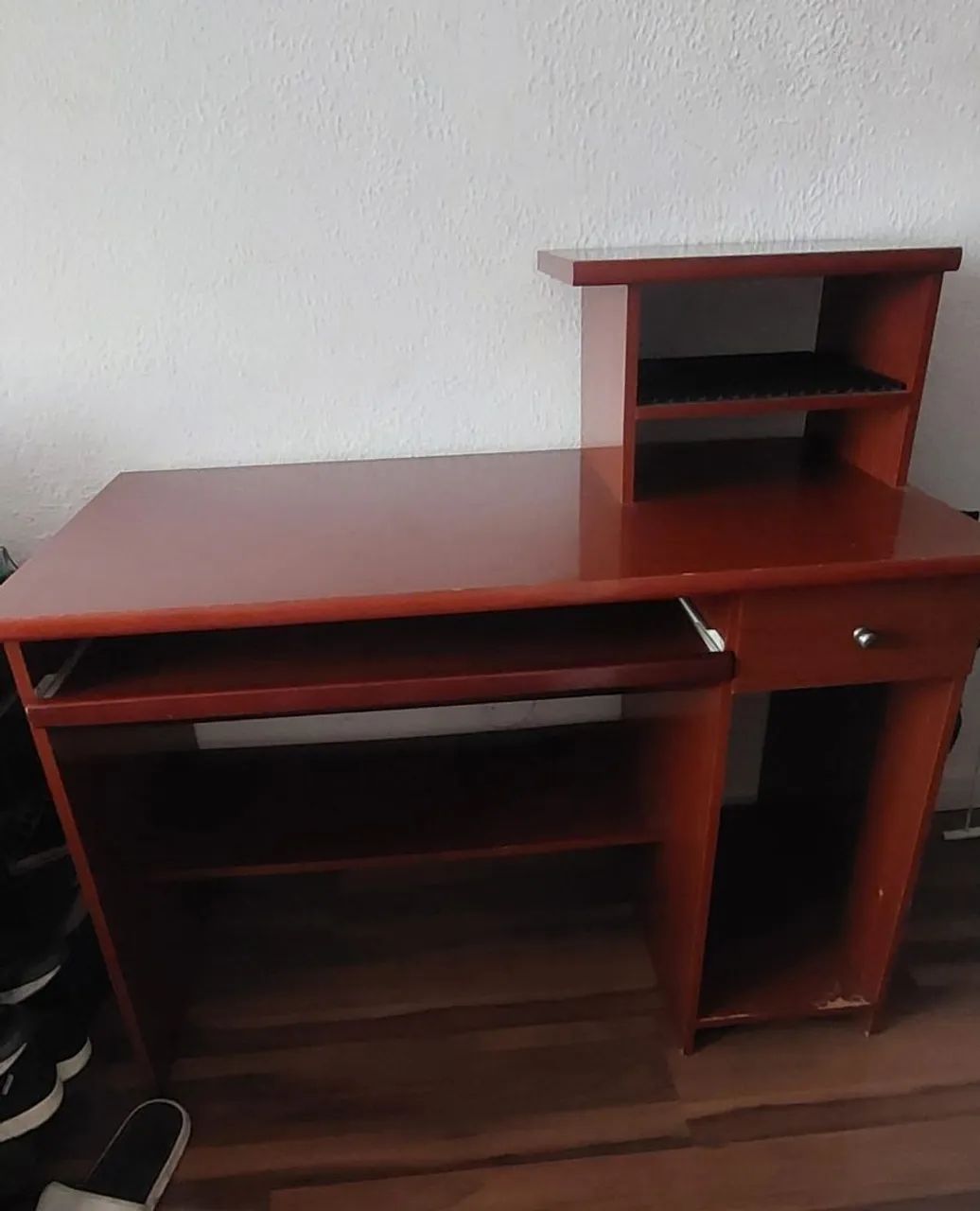Mesa de escritório de madeira usada