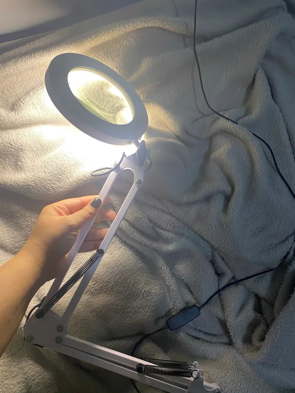 Lupa com led 3 cores 