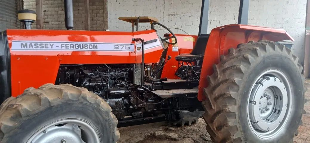 Trator Massey 275 4x4