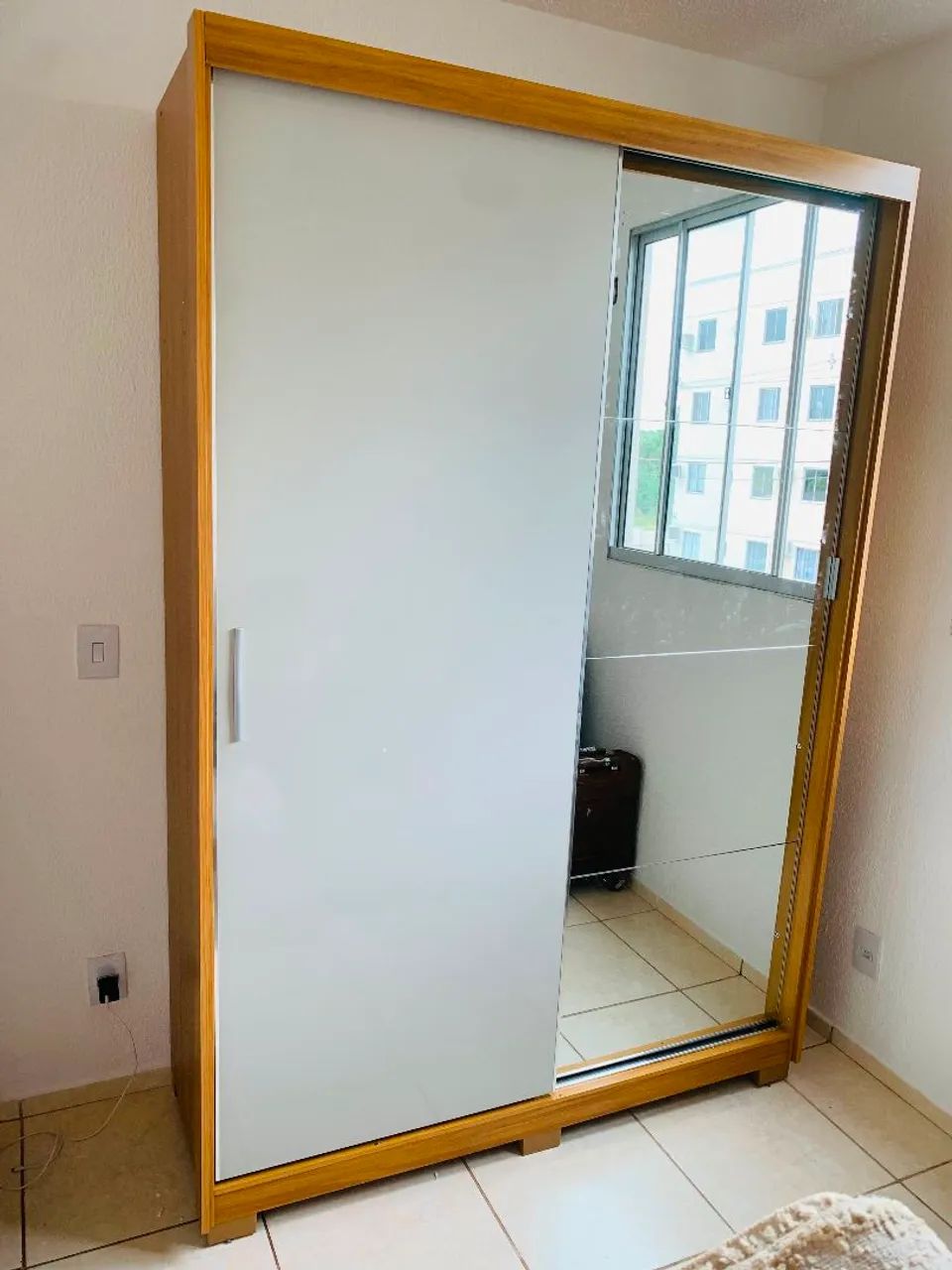 Guarda roupa com espelho  - Foto 4