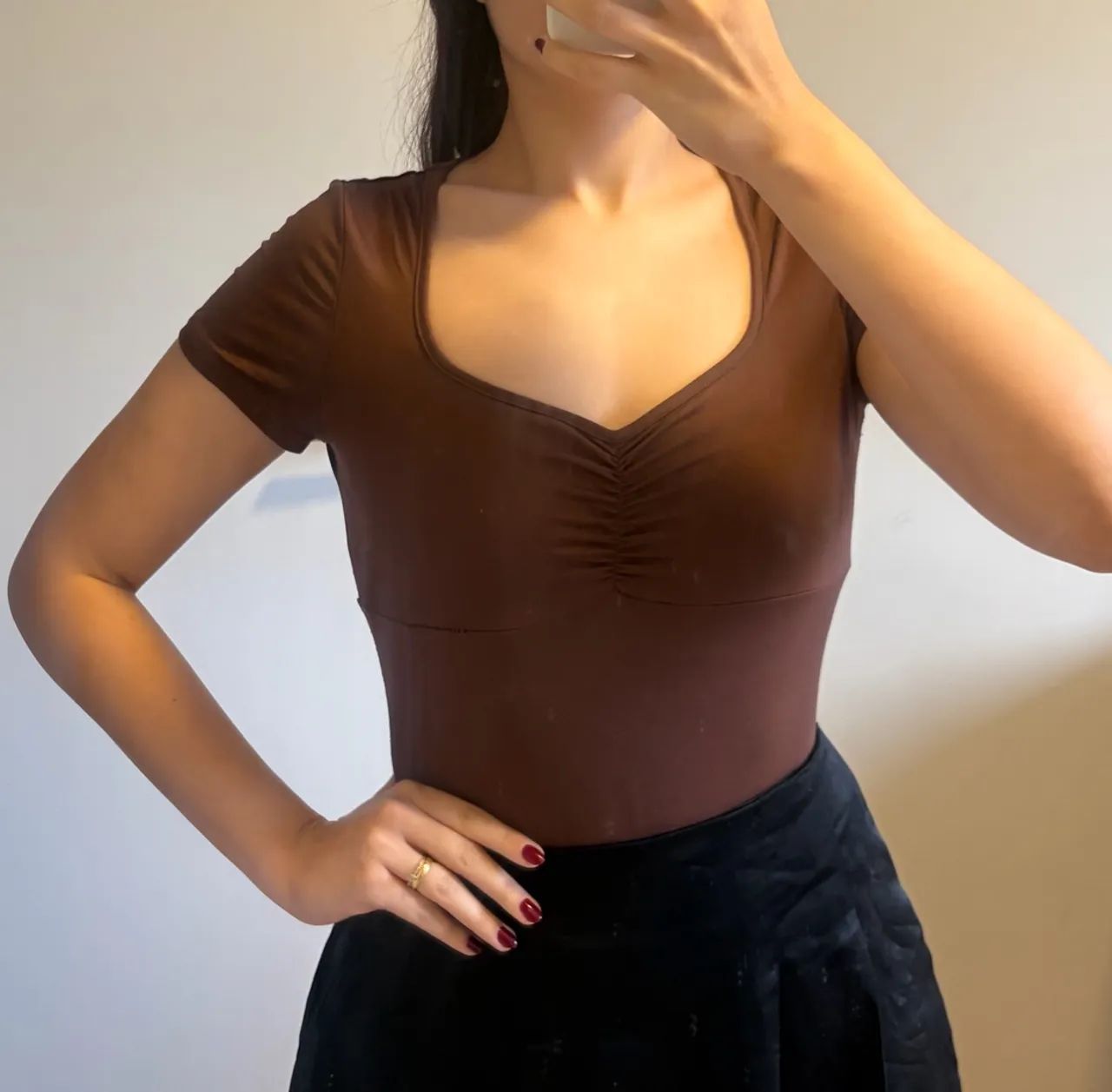 BODY MARROM