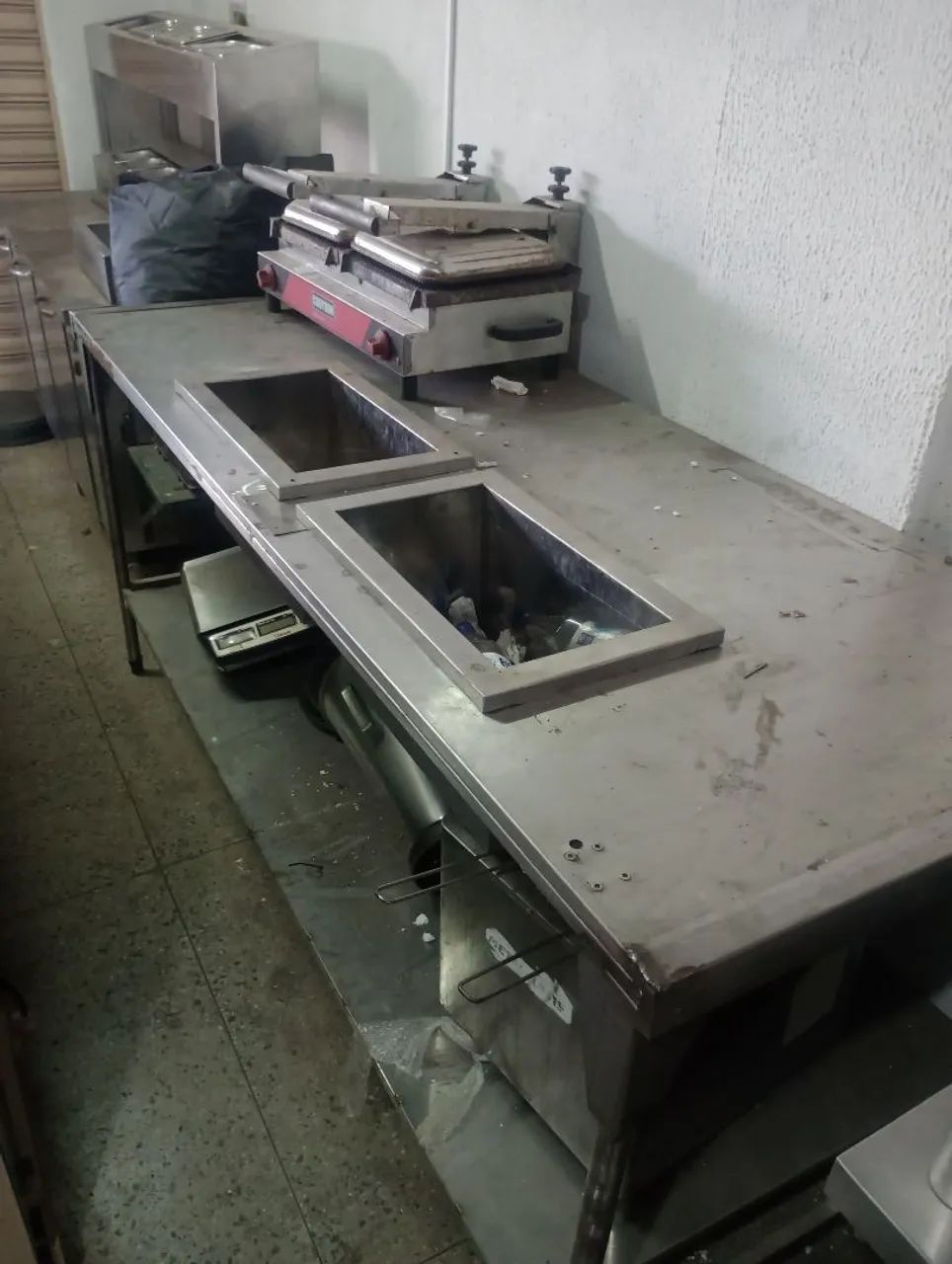 Bancada de inox com 2 cubas 