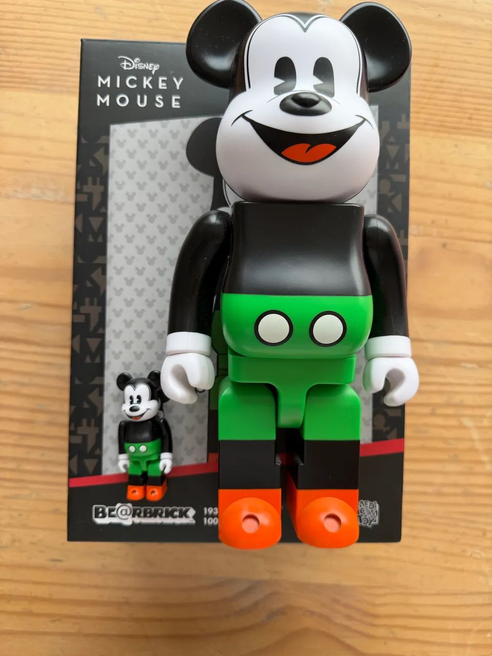 Bearbrick 400% & 100% Mickey Mouse 1930?s Poster - Hobbies e