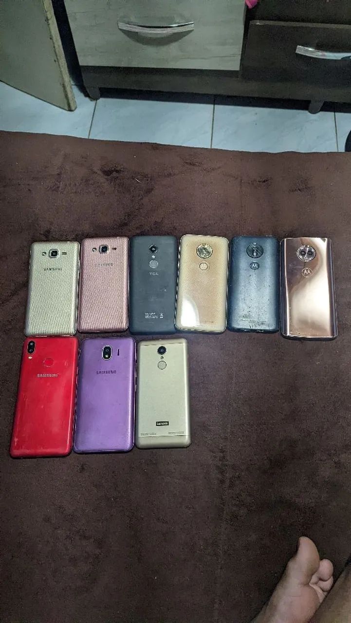 Vendo celular para retirar de peças