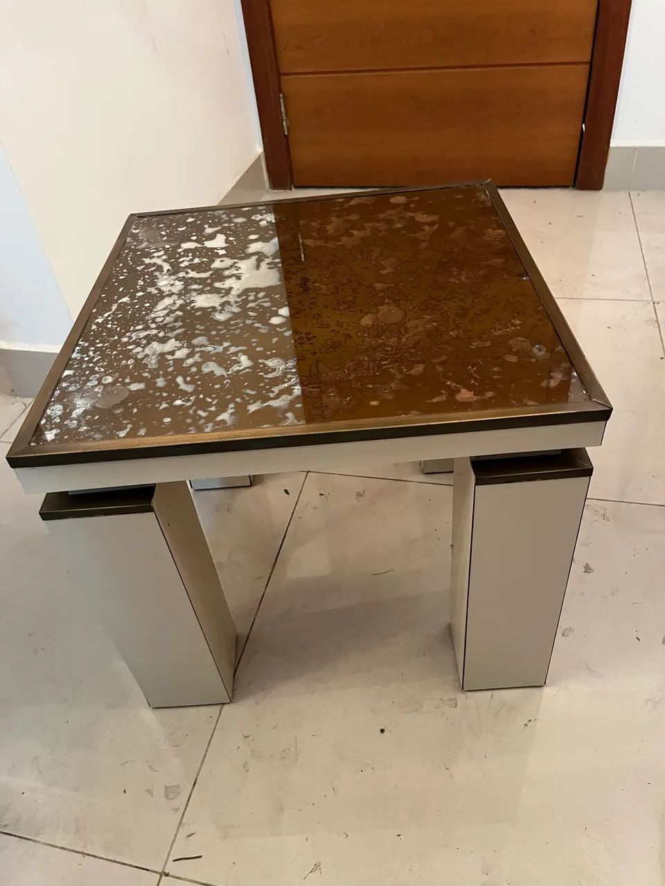 Mesa de canto quadrada vidro espelhado e fórmica - Foto 5