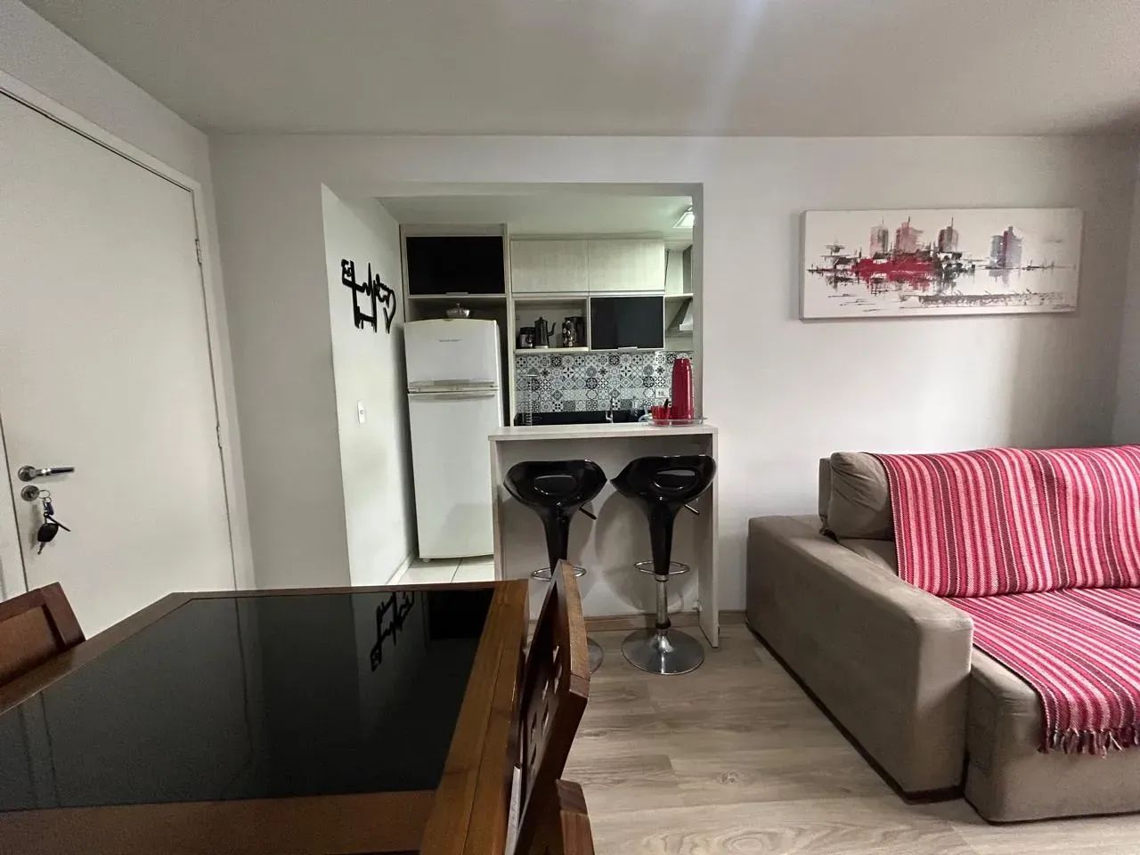 APARTAMENTO MOBILIADO COM SUÍTE