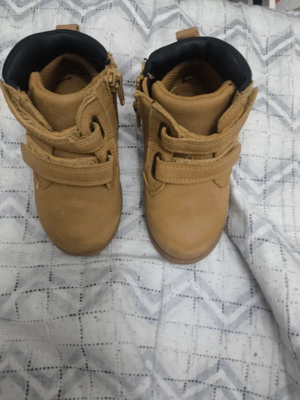 Bota Carter's 