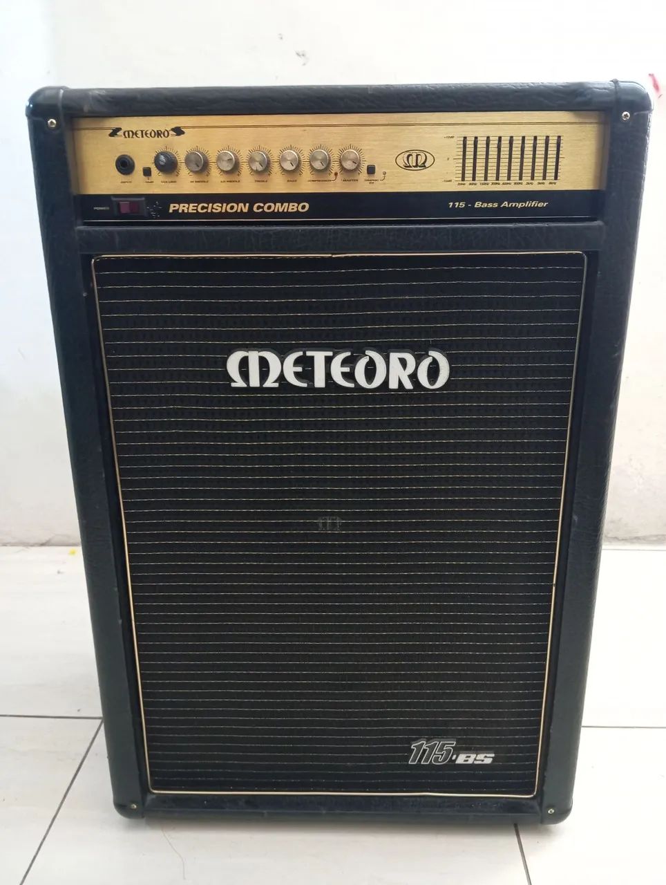 Caixa amplificada Meteoro Precision Combo 115 BS