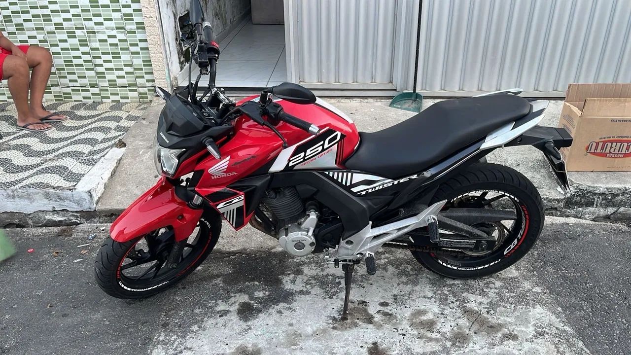 CB TWISTER 2018  - Foto 4