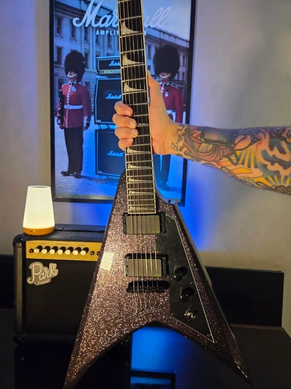 Guitarra ESP LTD Kirk KH-V Black Sparkle NOVA com CASE ESP
