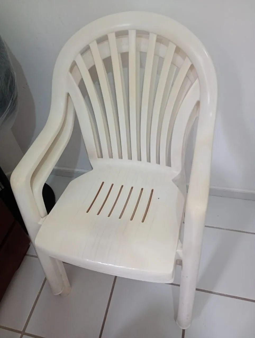 VENDO 2 CADEIRAS POLTRONA PLÁSTICA GROSFILLEX - Foto 4