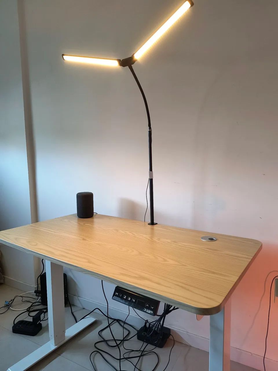 Mesa/escrivaninha com regulagem de altura KABUM! TECH DT900