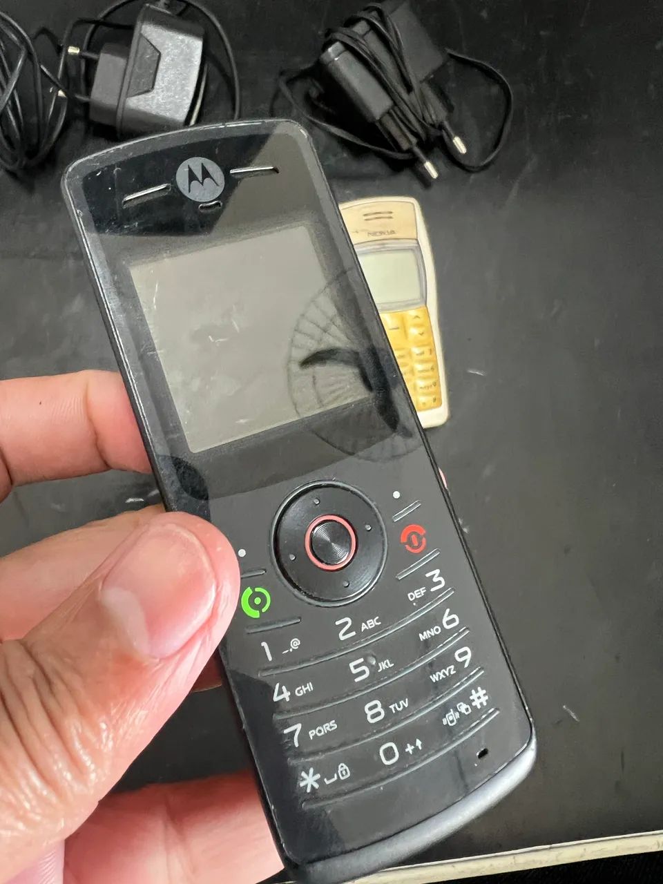 Lote de 4 celulares antigos funcionando  - Foto 3