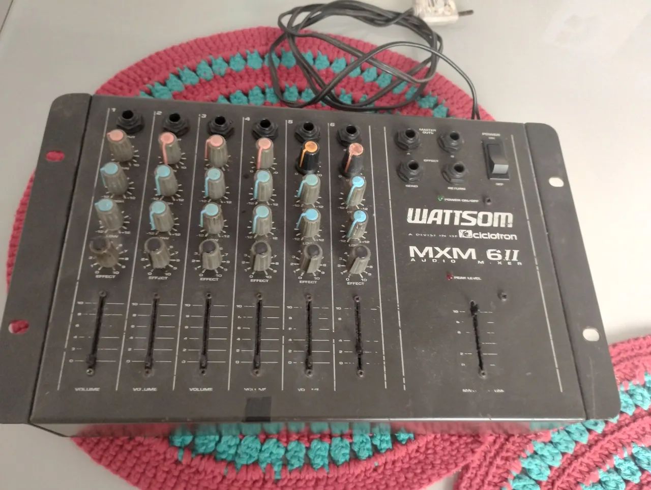 MESA D E SOM 6 CANAIS WATTSOM CICLOTRON 