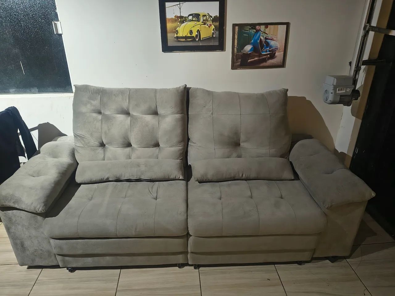 Vendo sofá retrátil e reclinável 4 lugares.