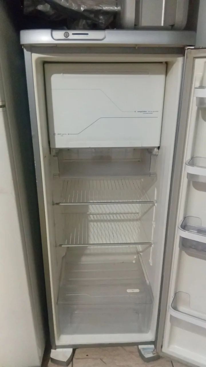 Electrolux REF38 323L 127v 680,00$ - Foto 2