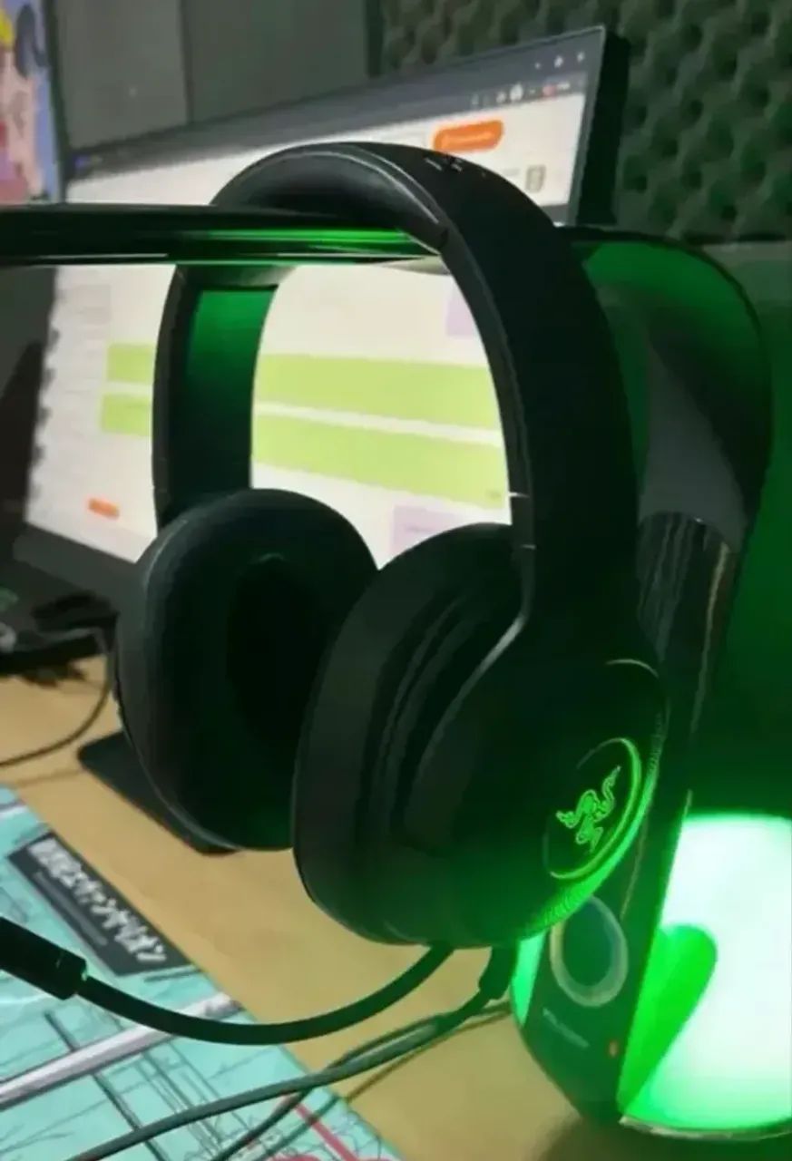 HEADSET RAZER KRAKEN V3 HEADSET GAMER USB CHROMA PC E CONSOLE - Foto 3