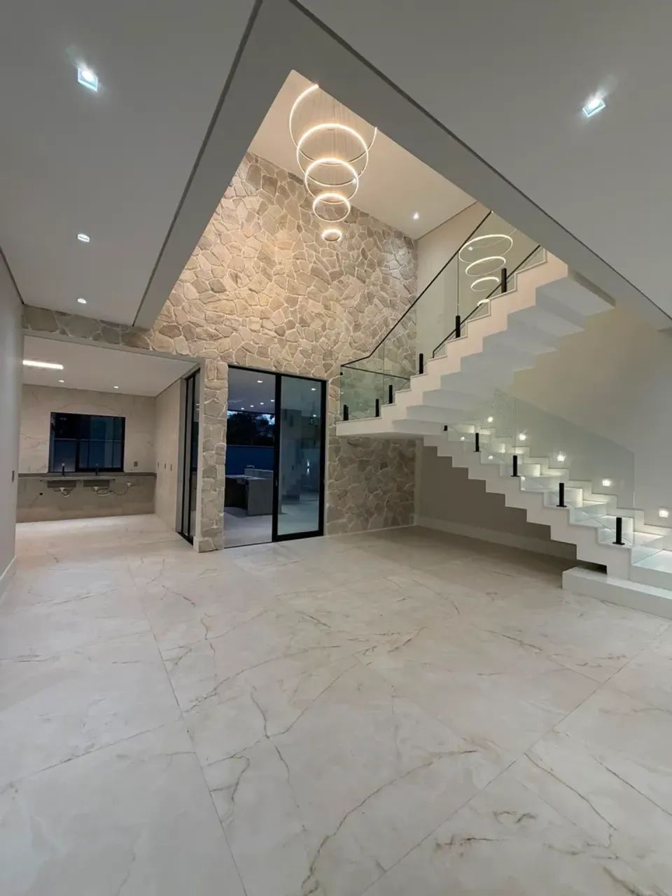 Casa no Alphaville/ 5 suítes / 396m2 de área construída - Foto 4