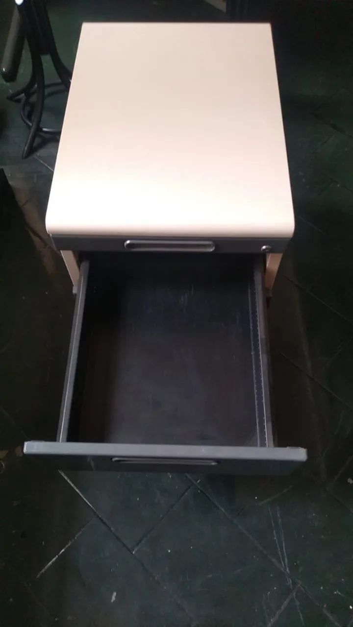 Gaveteiro em Madeira com base em Metal e 3 Compartimentos - Foto 2
