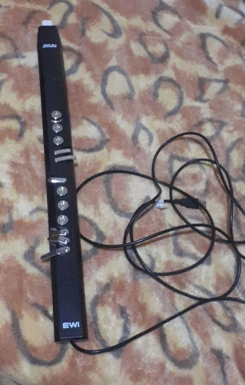 AKAI ewi ケーブル 10m EWI USB AKAI MIDI - Instrumentos musicais - Vila São José, Porto