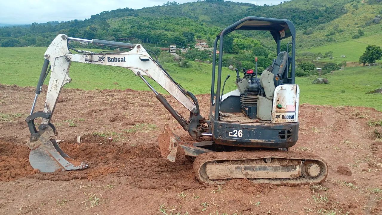 Mini escavadeira Bobcat E26 2013 - Foto 2