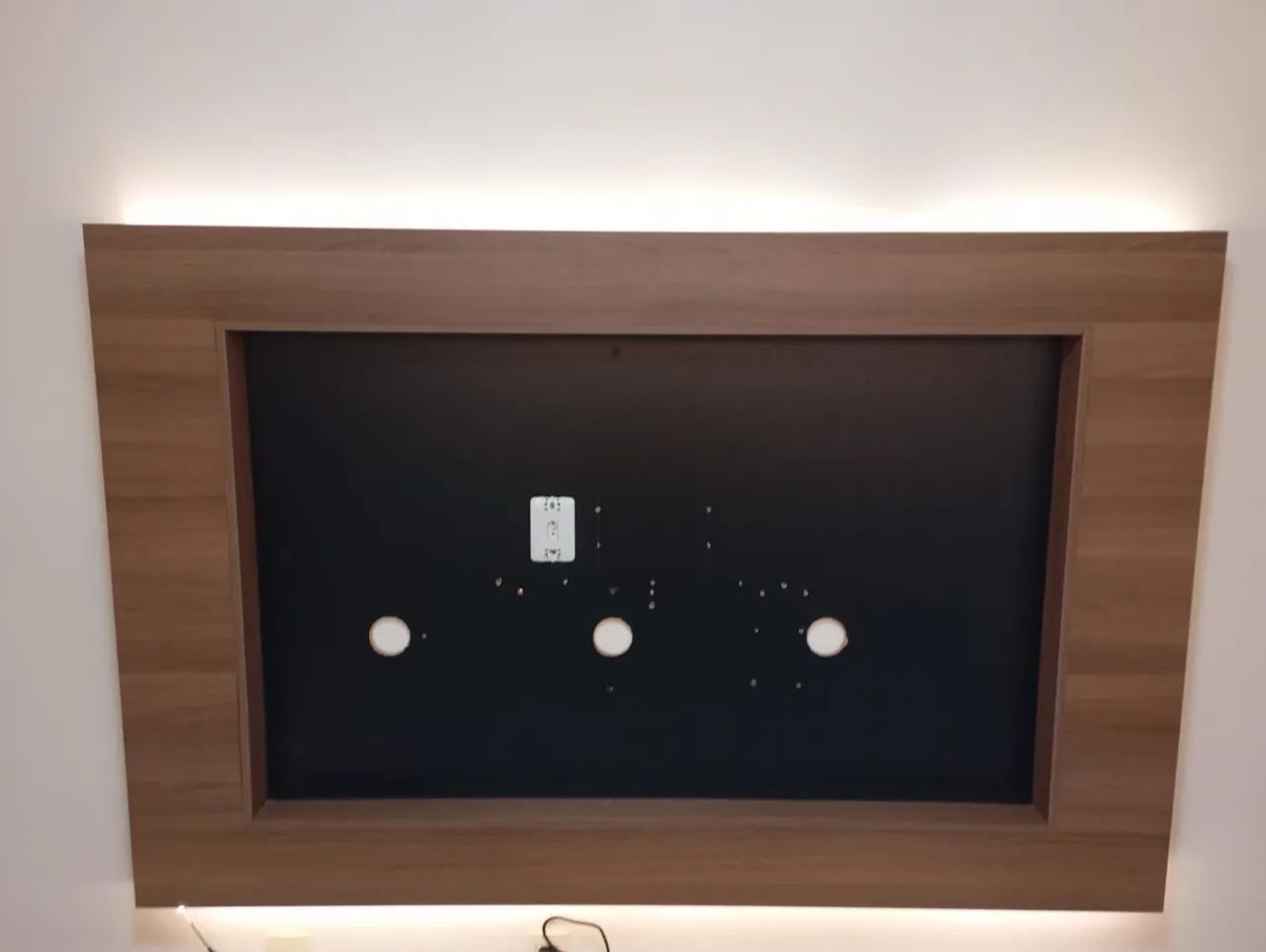 Lindo Painel de TV MDF marrom  - Foto 3