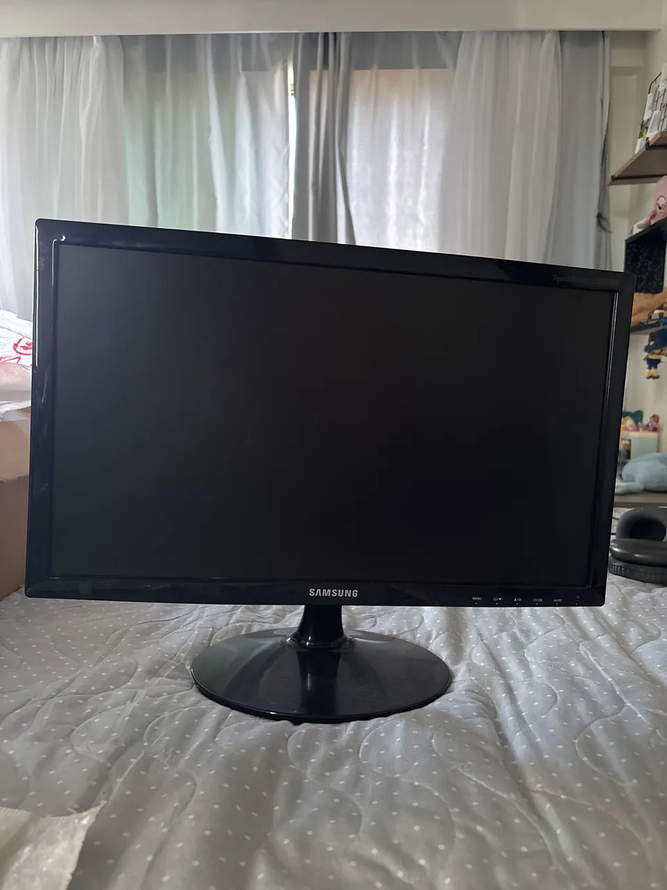 O Monitor Samsung  modelo LED de 20 polegadas 