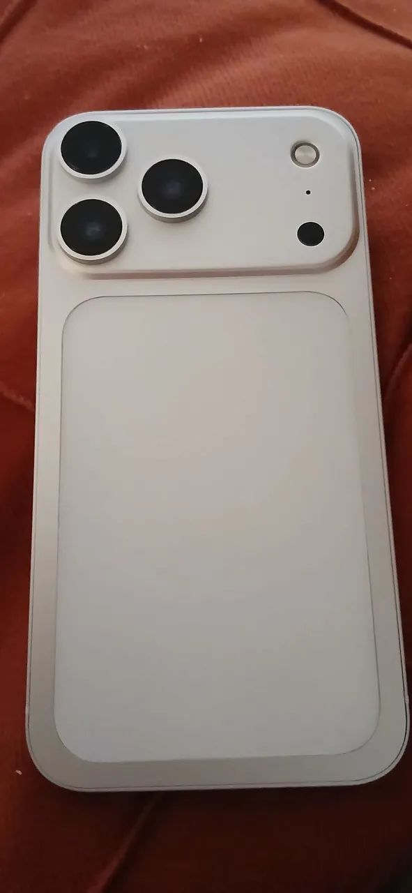 Iphone  xr com a carcaça  do Iphone  17  bateria nova - Foto 2