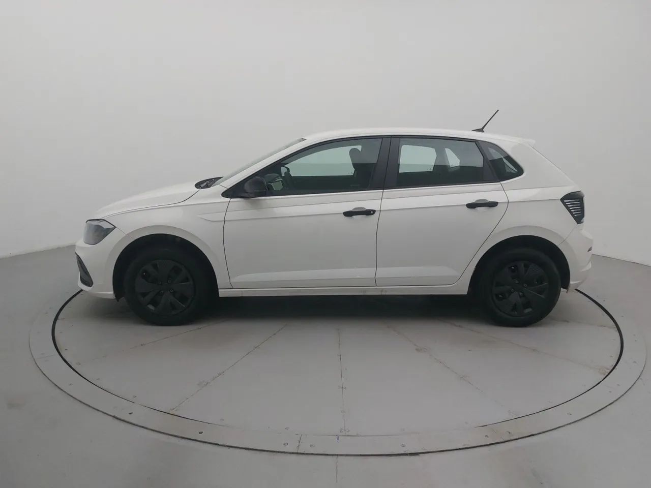 Volkswagen Polo Track 1.0 Flex 12V 5p, foto 2 de 18
