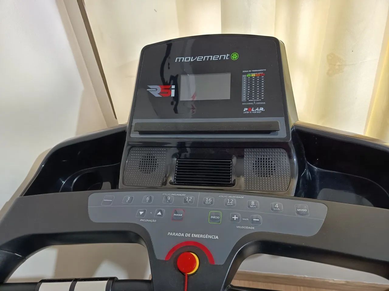 Esteira Ergométrica MOVEMENT R5i 