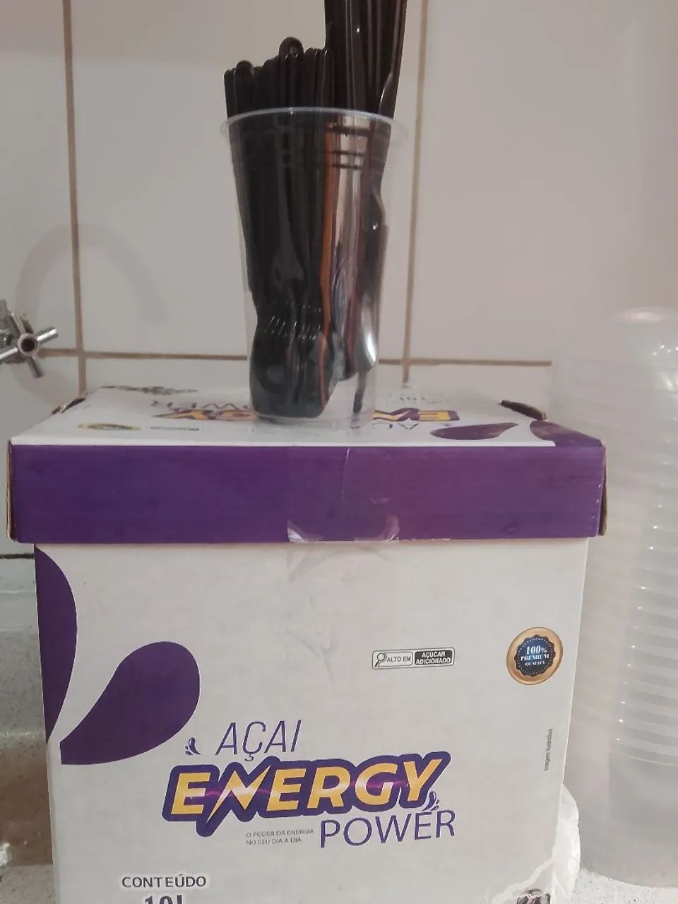 Vendo caixa de açaí e algumas embalagens 