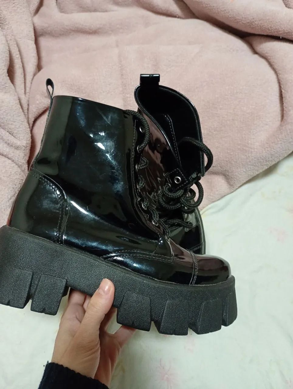 Bota Coturno Tratorada Preto Verniz  - Foto 2