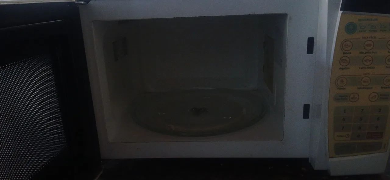 Micro-ondas  marca Electrolux - Foto 2