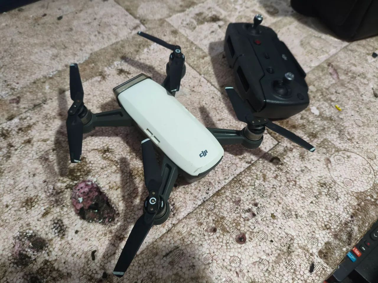 Drone dji spark controle bateria e bolsa conservado - Foto 2