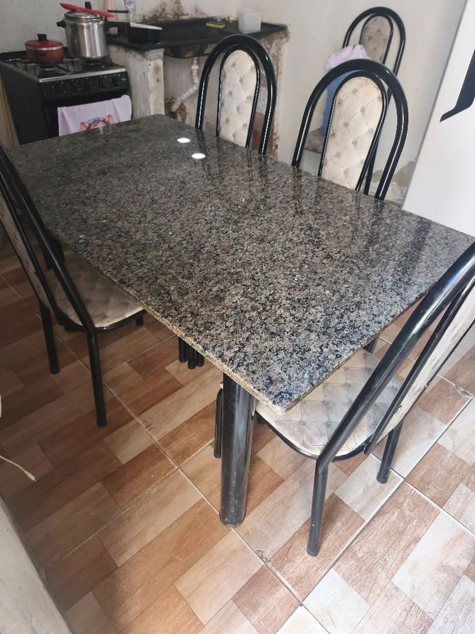 Mesa de mármore, 6 cadeiras. - Foto 2