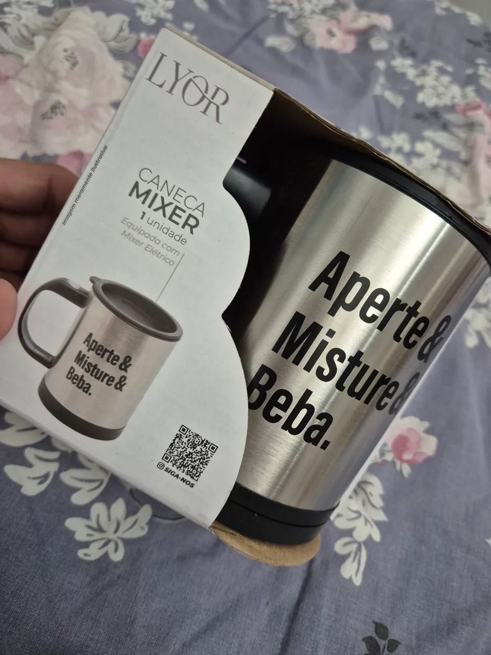 Caneca térmica e Mixer LYOR a pilha