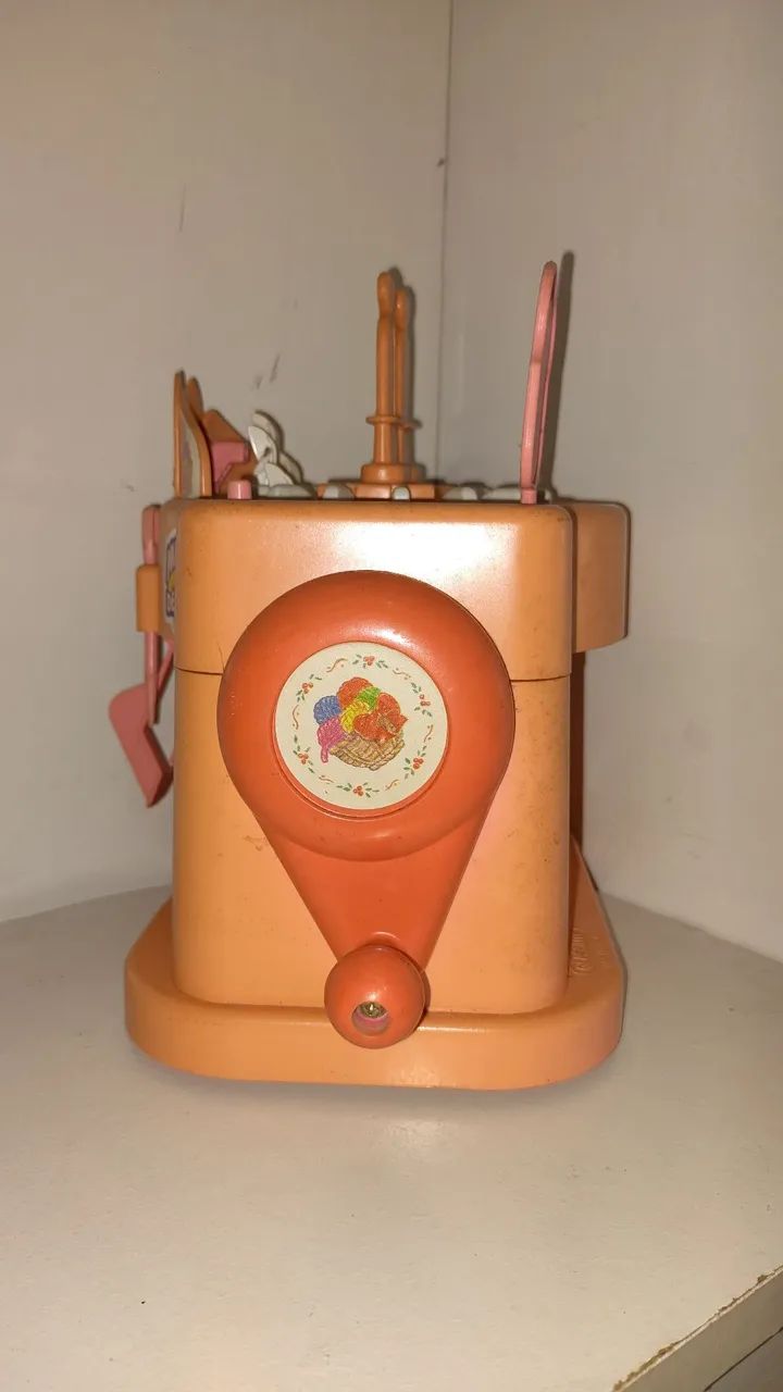 Maquininha de tricô de brinquedo antiga - Foto 3