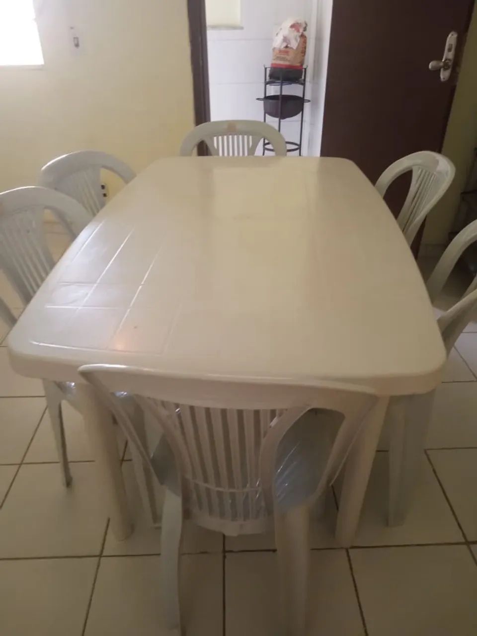 Conjunto de mesa com 6  cadeiras  - Foto 3