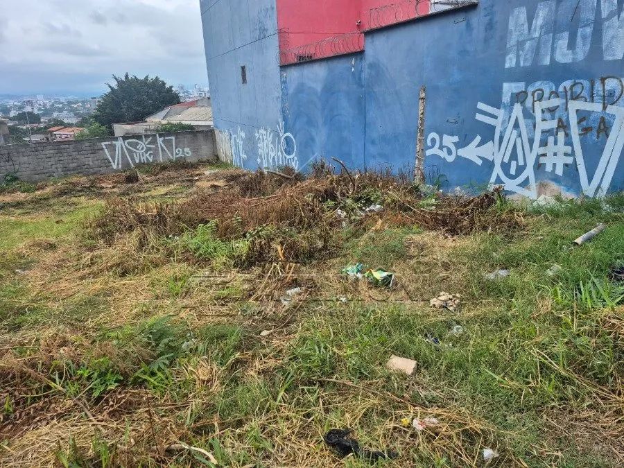 TERRENO COM 468M² - CERRADO