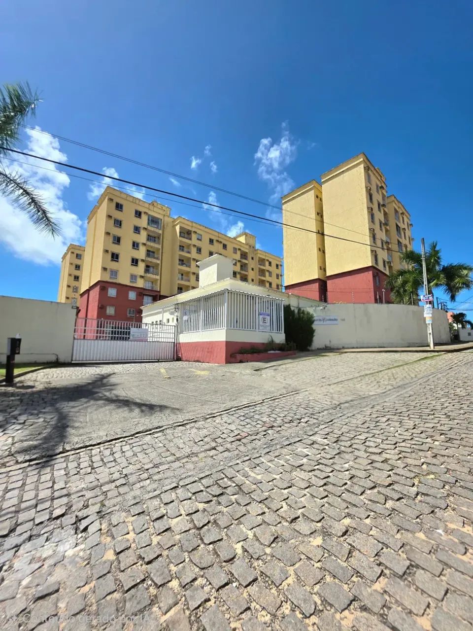 Apartamento em Neópolis aluga 2/4 térreo