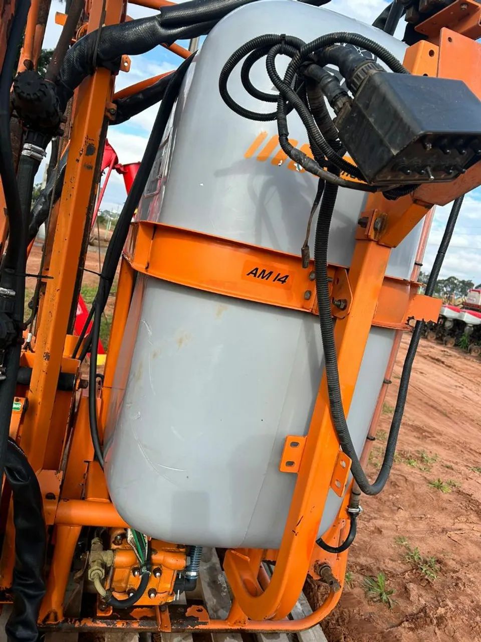 Pulverizador jacto AM 14 comando elétrico com GPS - Foto 4