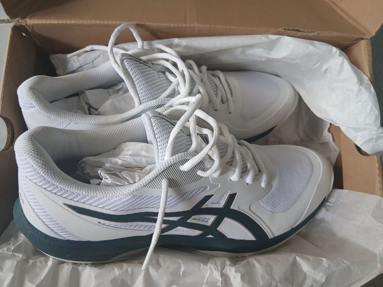 Tênis asics novinho!!!