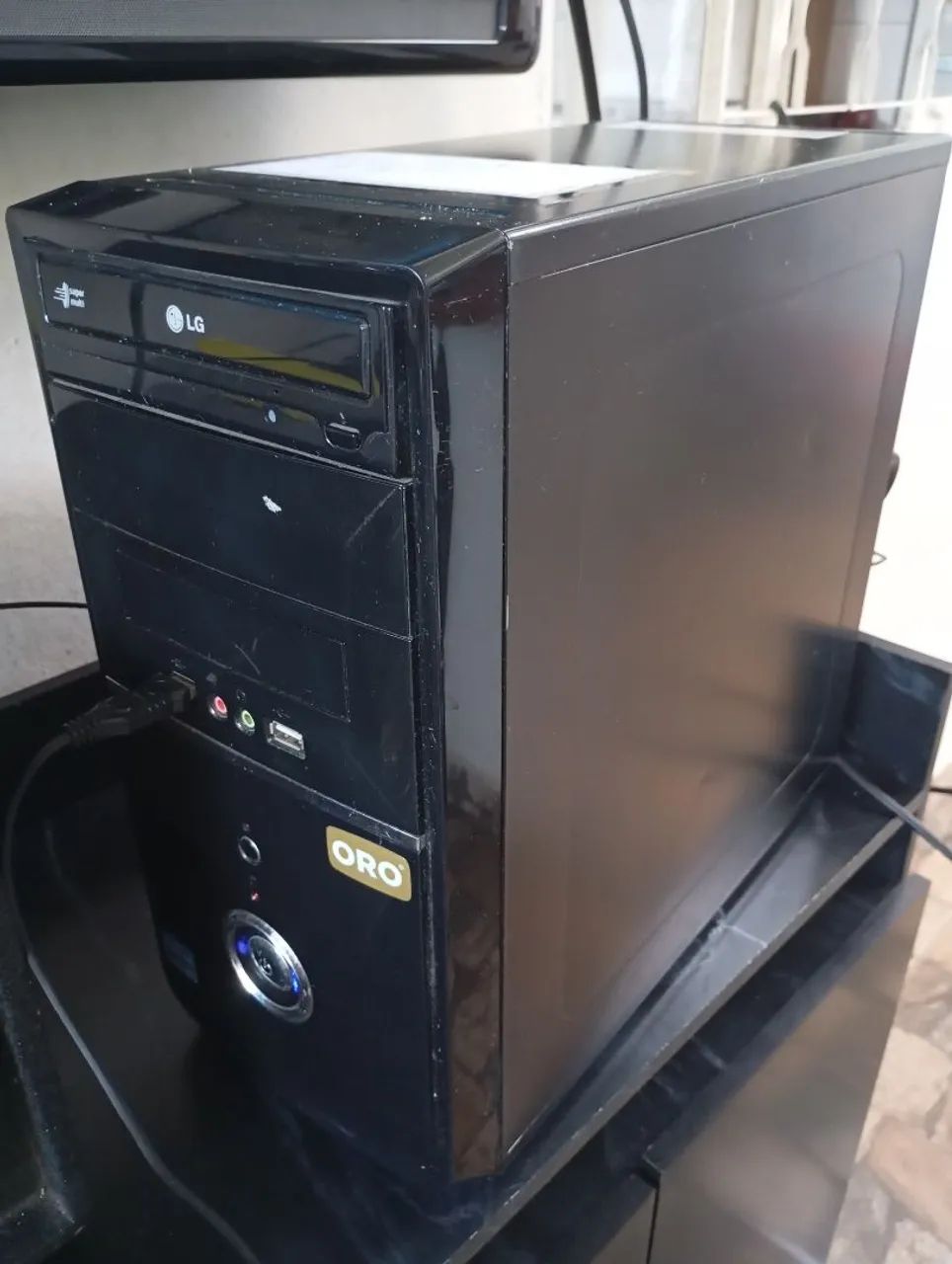 CPU com Windows 10 processador Intel i3 memória de 4 GB HD de 320