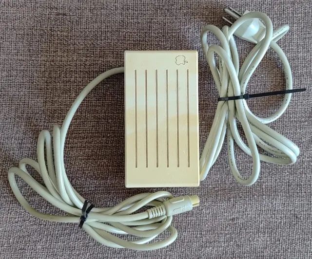 Fonte de Alimentação APPLE modelo A2M4017, para computadores APPLE IIC ( 2C ) - Testada