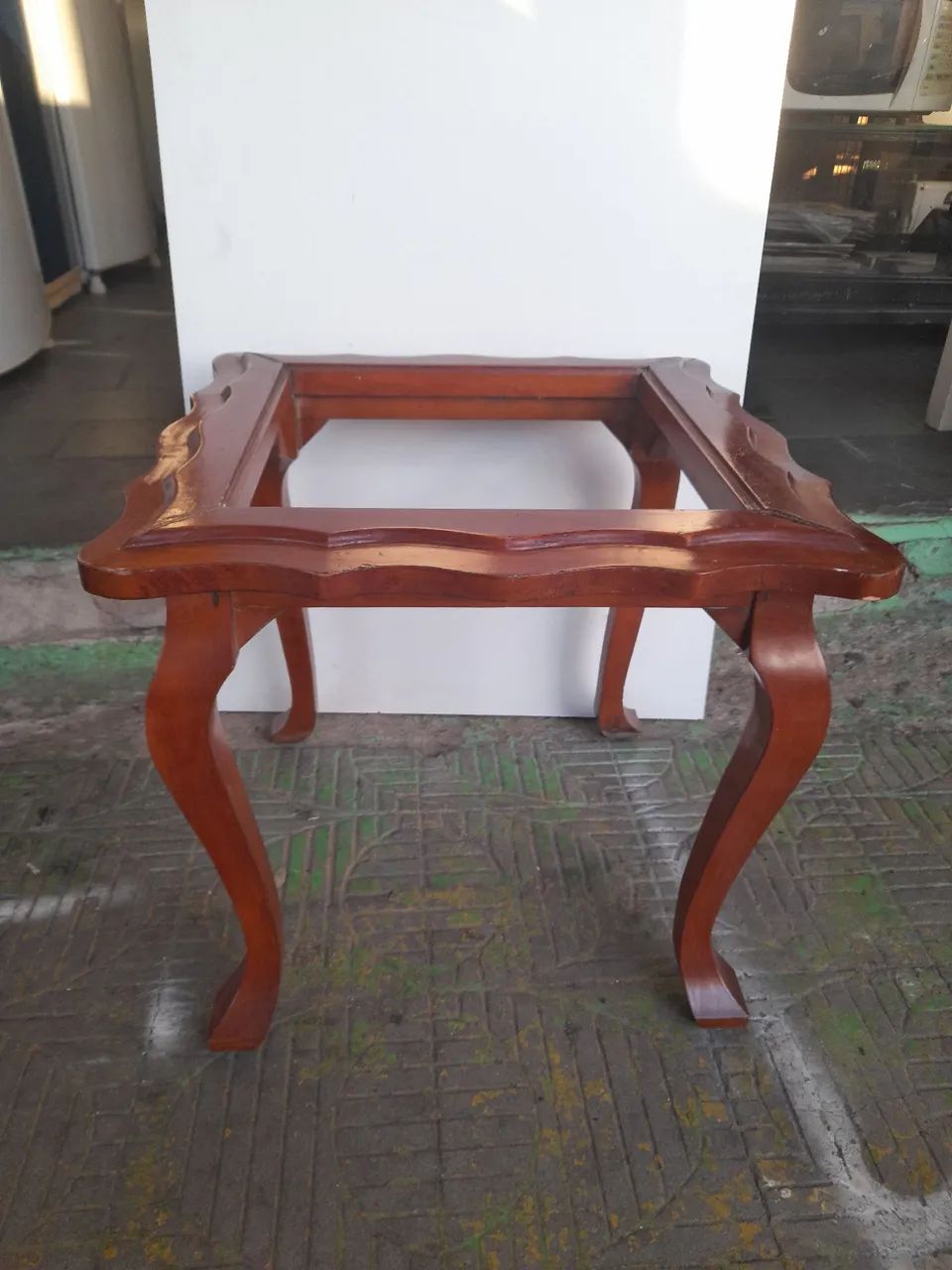 Mesa de centro com vidro 