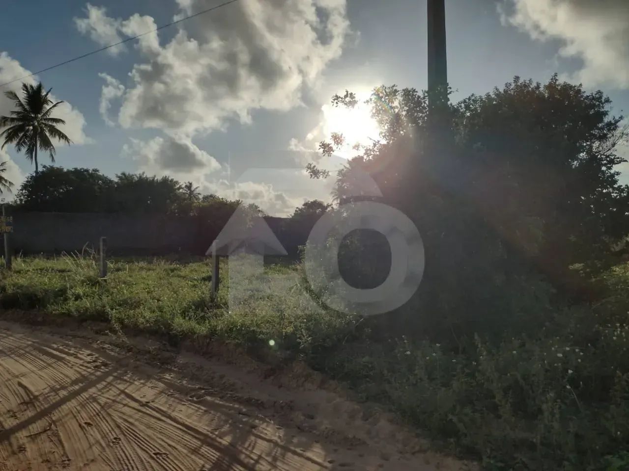 Lote de Esquina com 600 m² no Parque dos Coqueiros - Foto 2