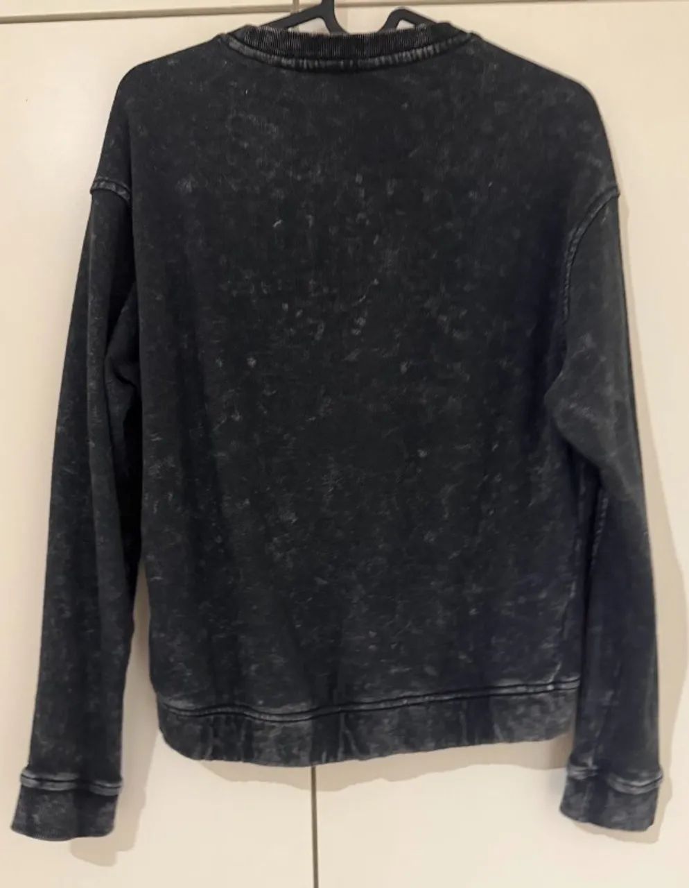 Moletom guess preto acid wash m - Foto 3